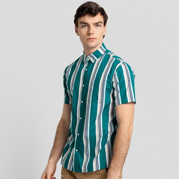 Poplin & Co. Other - Retro Stripe Printed Short Sleeve Shirt